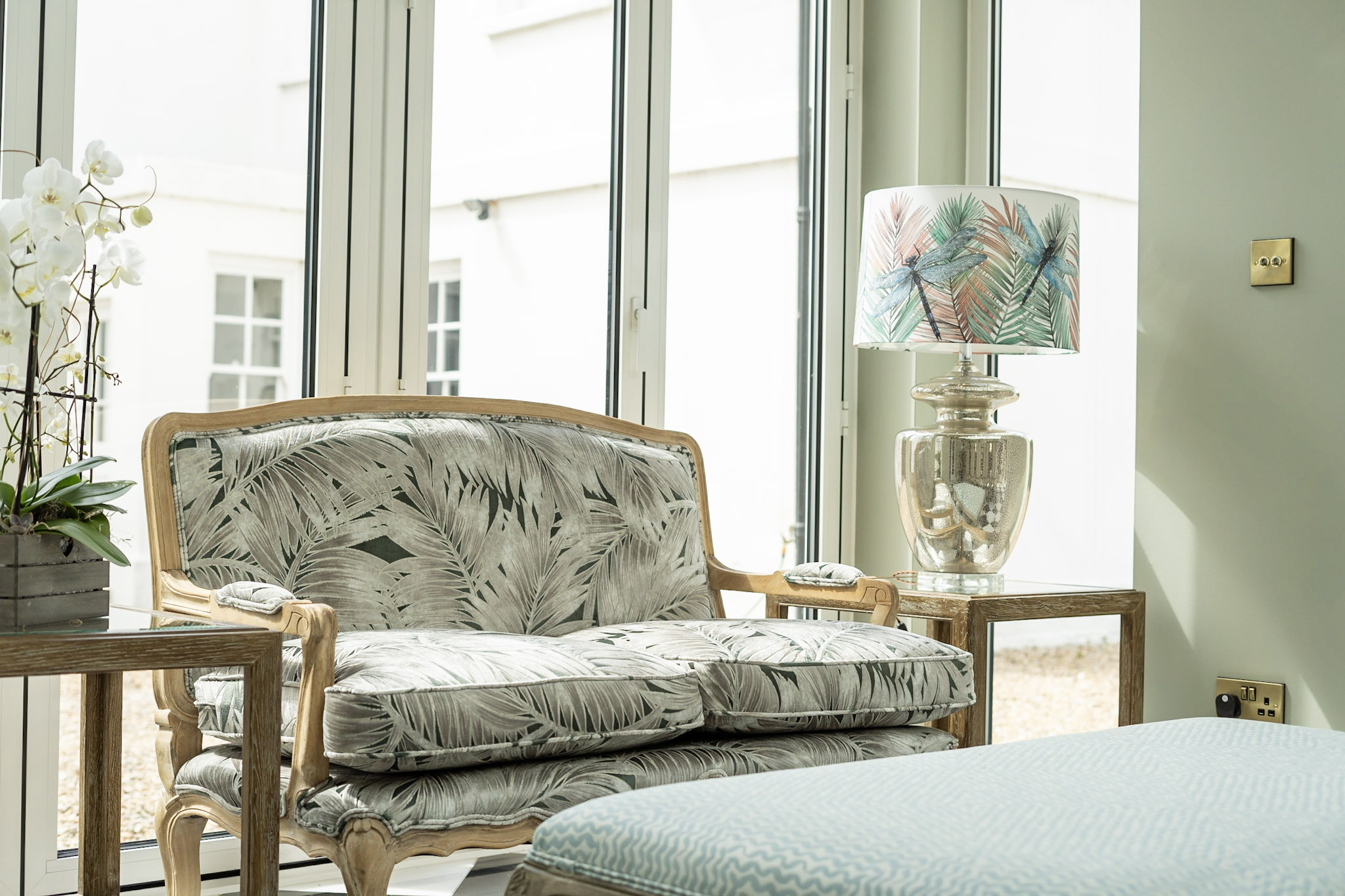 Atlantic Interiors Home Hero Bed & Lamp
