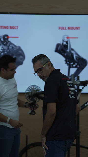 Curso de capacitación SRAM · Foto 1